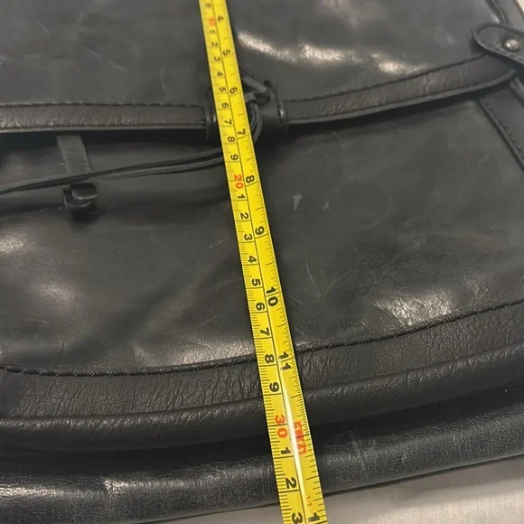 The Sak Black Ventura Convertible distressed leather backpack crossbody NWOT - Picture 12 of 16